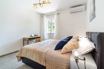 6-Bedroom Villa in Splitska with Pool & Sea View