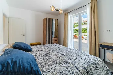 6-Bedroom Villa in Splitska with Pool & Sea View