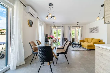 6-Bedroom Villa in Splitska with Pool & Sea View