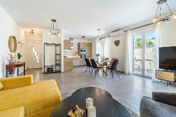 6-Bedroom Villa in Splitska with Pool & Sea View