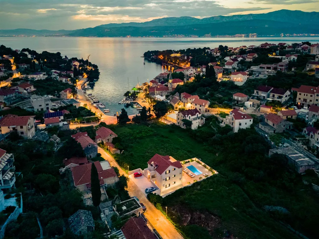 6-Bedroom Villa in Splitska with Pool & Sea View