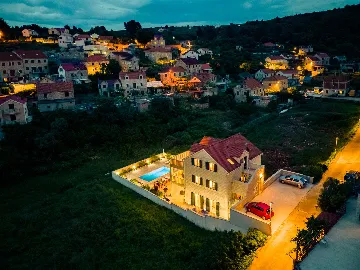 6-Bedroom Villa in Splitska with Pool & Sea View