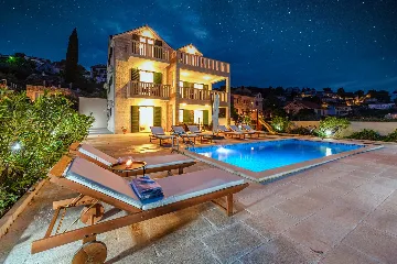 6-Bedroom Villa in Splitska with Pool & Sea View
