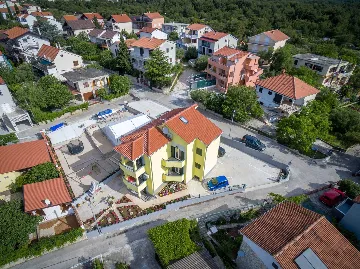 Studio Apartment in Pirovac for 2 Guests