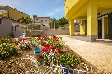 Studio Apartment in Pirovac for 2 Guests