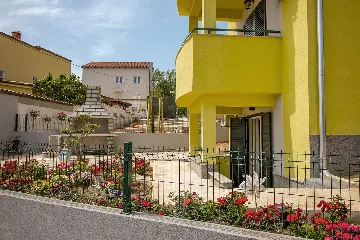 Studio Apartment in Pirovac for 2 Guests