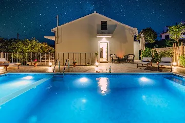 Supetar 2-Bedroom Holiday House with Heated Pool