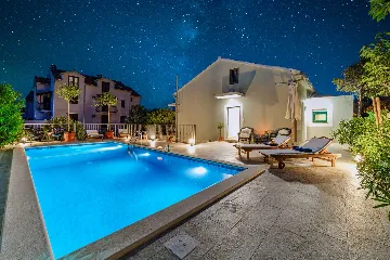 Supetar 2-Bedroom Holiday House with Heated Pool