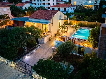 Supetar 2-Bedroom Holiday House with Heated Pool