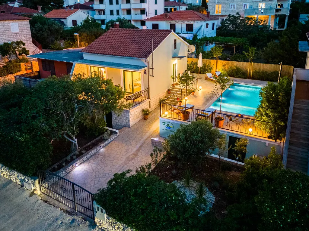 Supetar 2-Bedroom Holiday House with Heated Pool