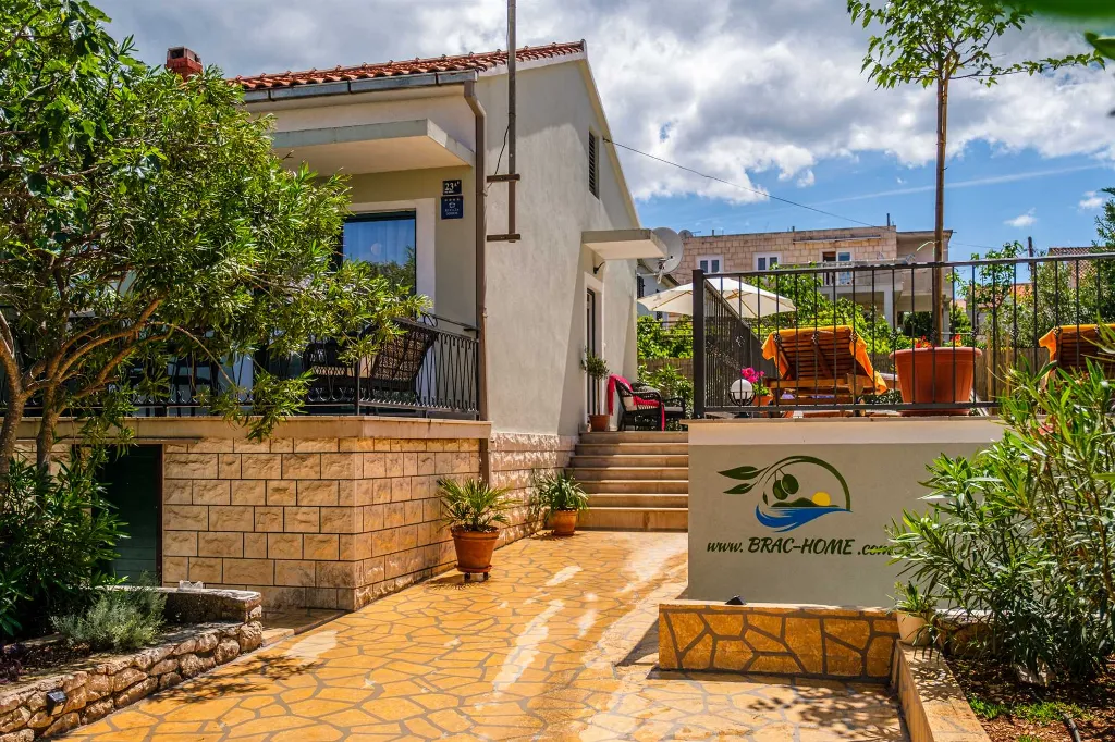 Supetar 2-Bedroom Holiday House with Heated Pool