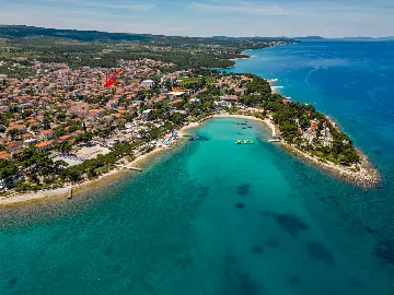 Supetar 2-Bedroom Holiday House with Heated Pool