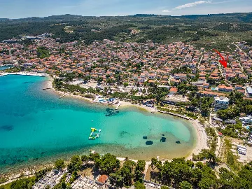 Supetar 2-Bedroom Holiday House with Heated Pool