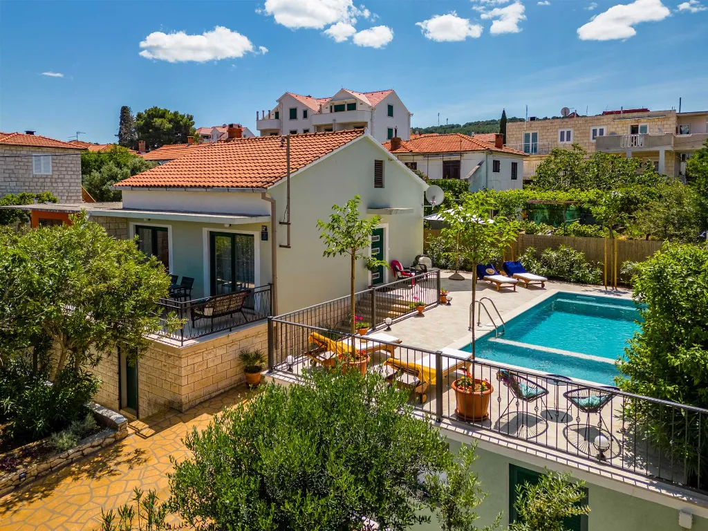 Supetar 2-Bedroom Holiday House with Heated Pool