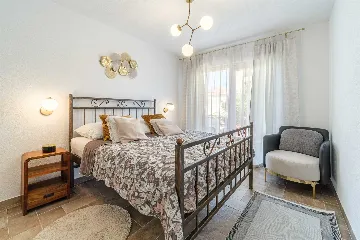 Supetar 2-Bedroom Holiday House with Heated Pool