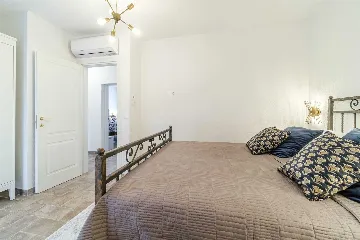 Supetar 2-Bedroom Holiday House with Heated Pool