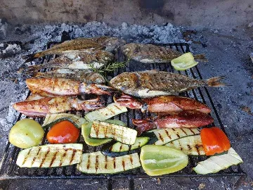 Two-Bedroom Apartment in Kaštel Štafilic with Balcony
