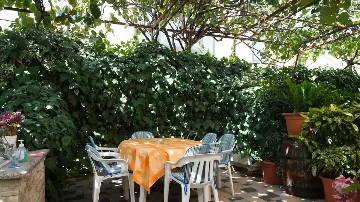 Two-Bedroom Apartment in Kaštel Štafilic with Balcony