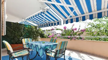 Two-Bedroom Apartment in Kaštel Štafilic with Balcony