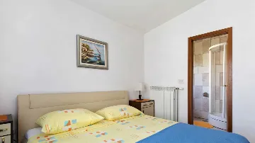 Two-Bedroom Apartment in Kaštel Štafilic with Balcony