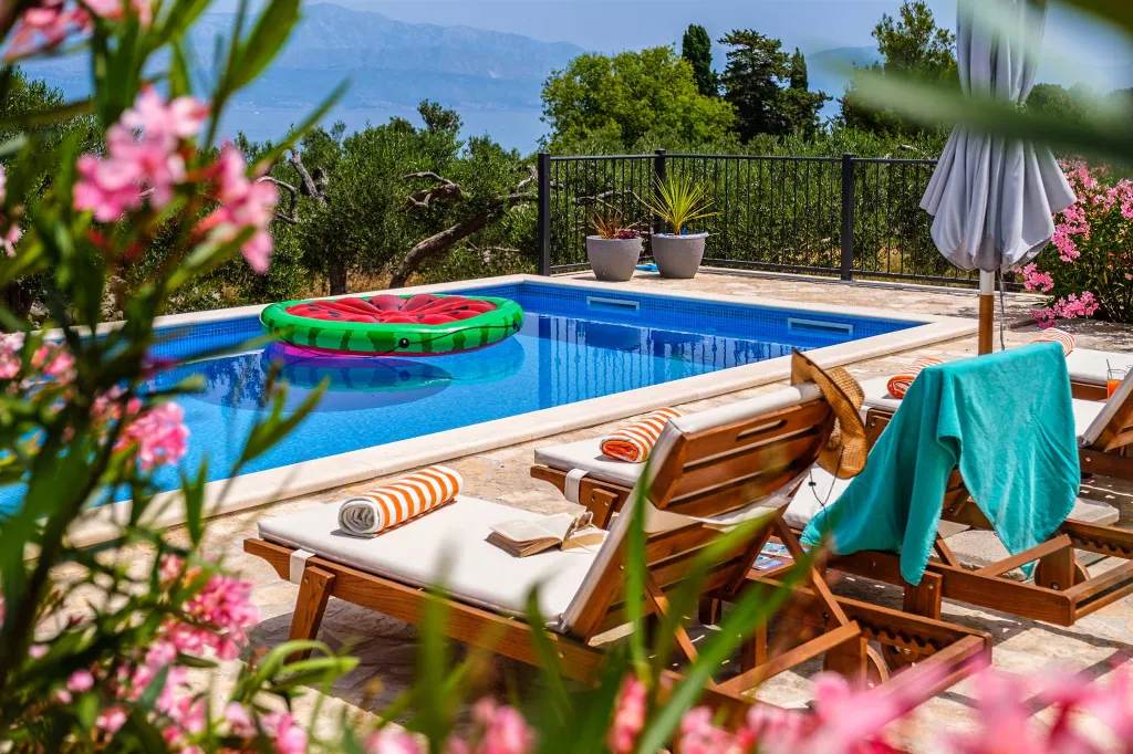 Holiday House with Heated Pool in Supetar