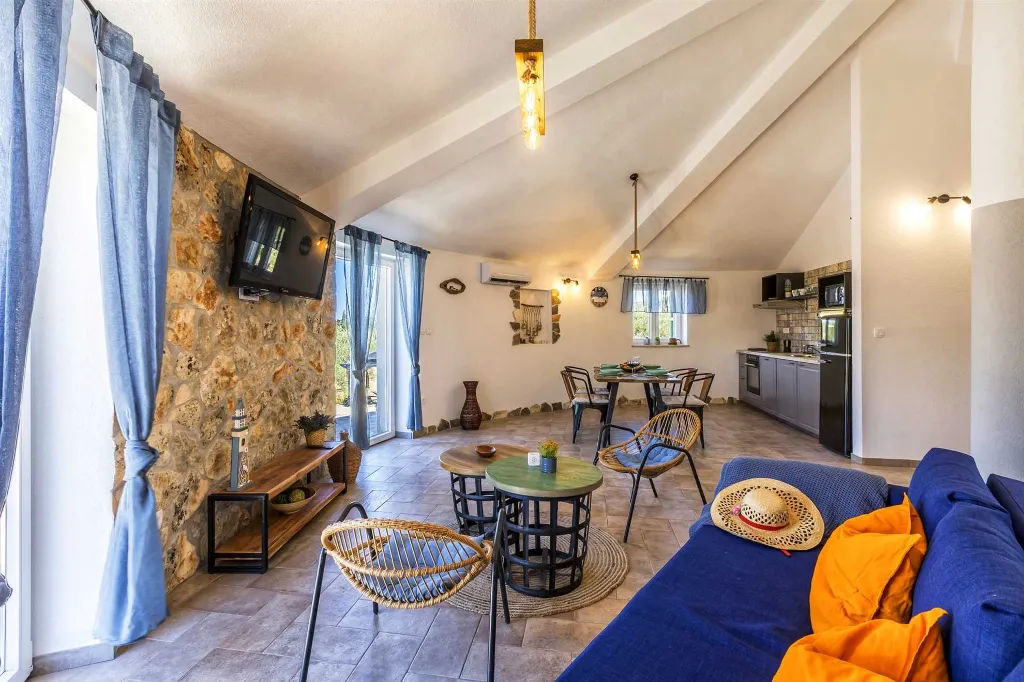 Holiday House with Heated Pool in Supetar