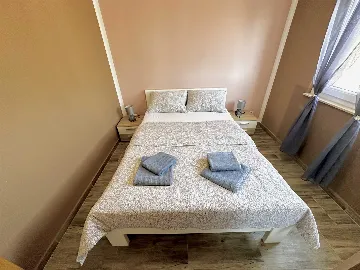 1-Bedroom Apartment in Vir for Up to 4 Guests