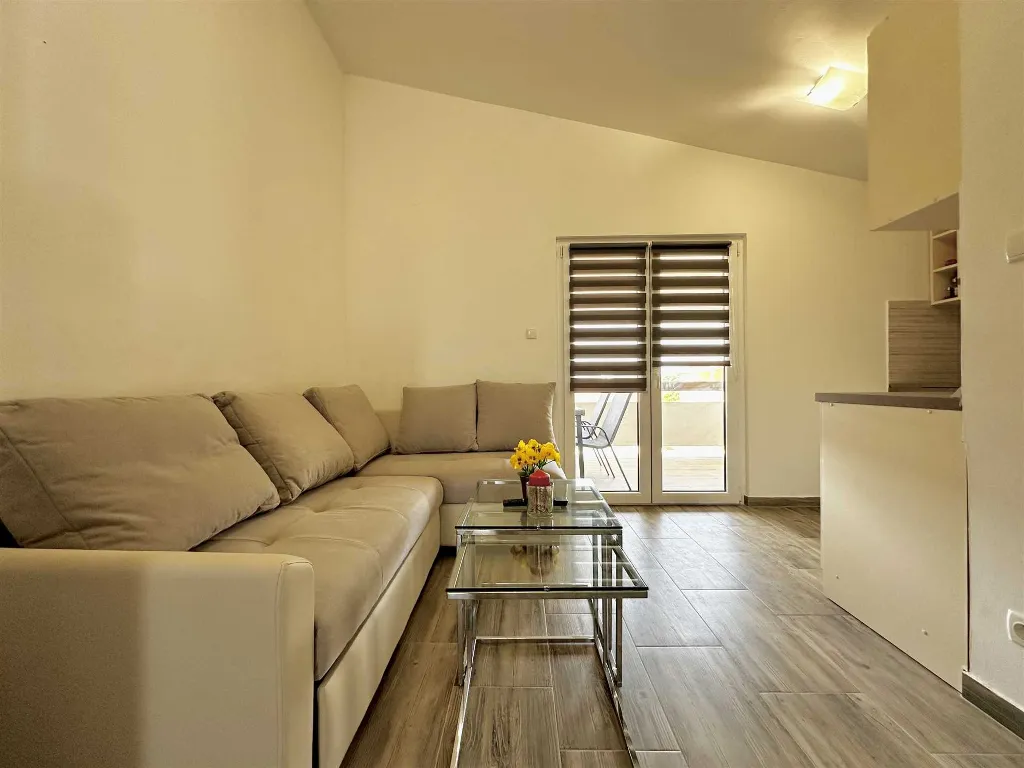 1-Bedroom Apartment in Vir for Up to 4 Guests