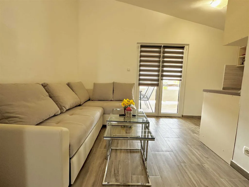 1-Bedroom Apartment in Vir for Up to 4 Guests