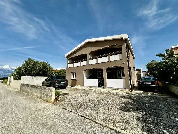 1-Bedroom Apartment in Vir for Up to 4 Guests