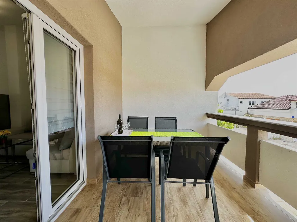 1-Bedroom Apartment in Vir for Up to 4 Guests