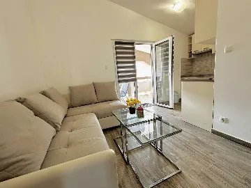 1-Bedroom Apartment in Vir for Up to 4 Guests