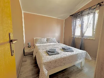 1-Bedroom Apartment in Vir for Up to 4 Guests