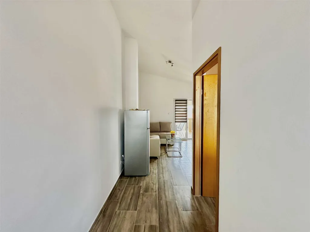 1-Bedroom Apartment in Vir for Up to 4 Guests
