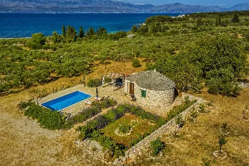 Stone Holiday House in Supetar for 2 Guests