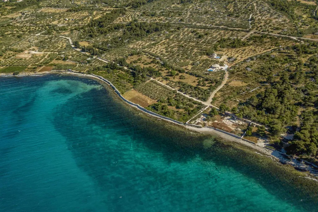 Stone Holiday House in Supetar for 2 Guests