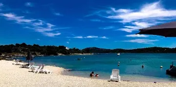 Mobile Home with Shared Pool in Pirovac