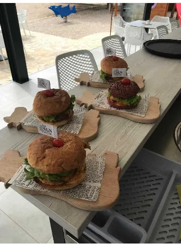 Mobile Home with Shared Pool in Pirovac