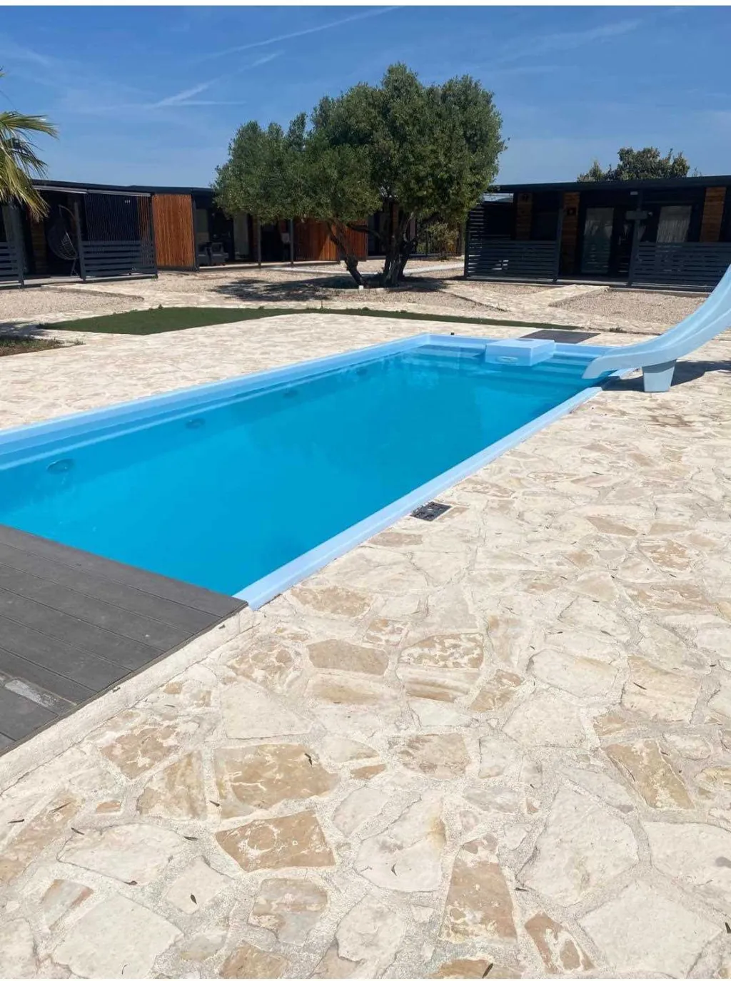Mobile Home with Shared Pool in Pirovac