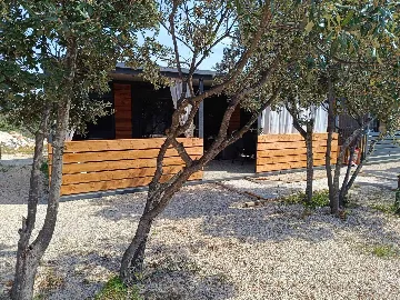 Mobile Home with Shared Pool in Pirovac