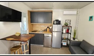 Mobile Home with Shared Pool in Pirovac