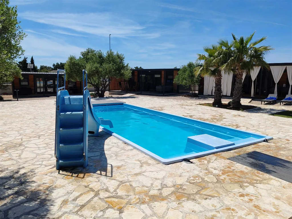 Mobile Home with Sea and Pool View in Pirovac