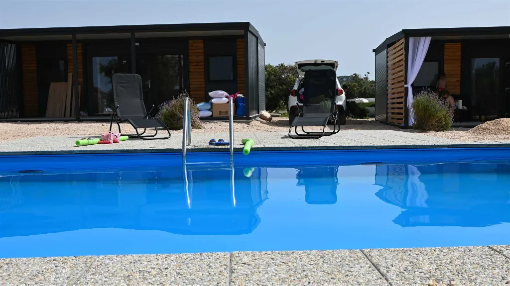 Mobile Home with Sea and Pool View in Pirovac
