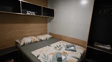 Mobile Home with Sea and Pool View in Pirovac