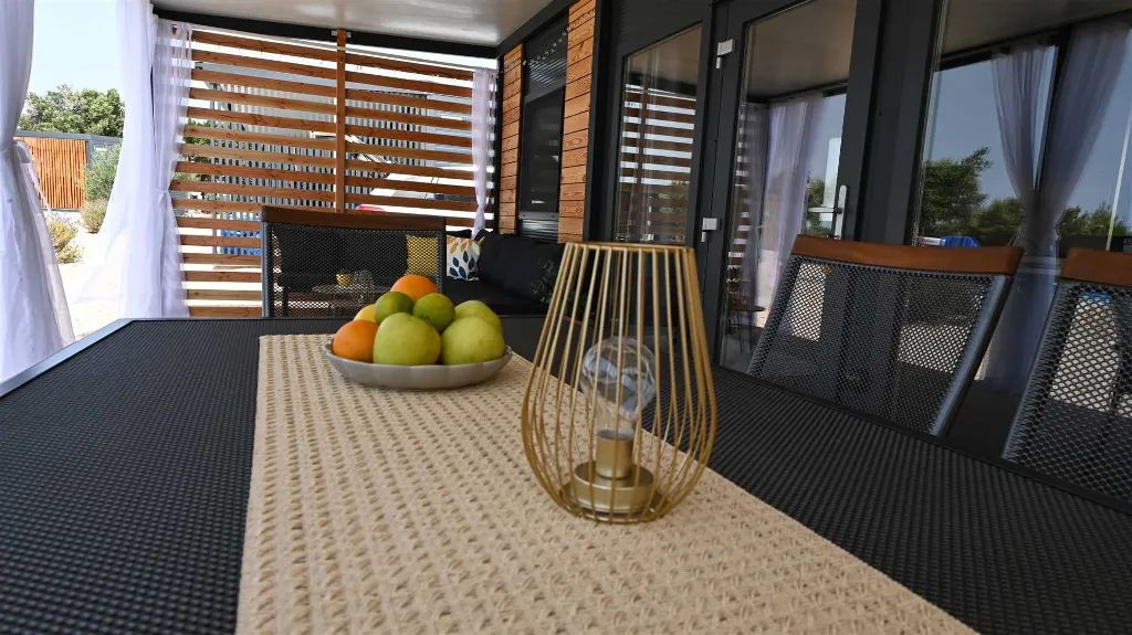 Mobile Home with Sea and Pool View in Pirovac