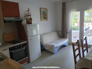 Apartment with Garden Terrace for 2 in Kaštel Štafilic