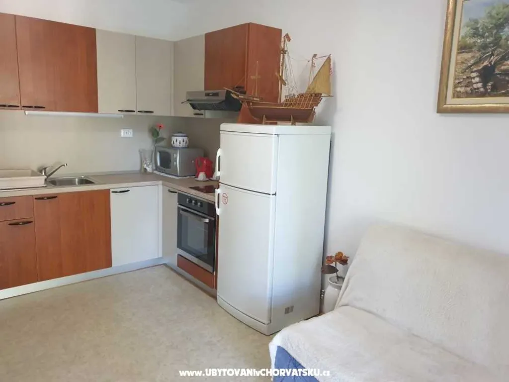 Apartment with Garden Terrace for 2 in Kaštel Štafilic