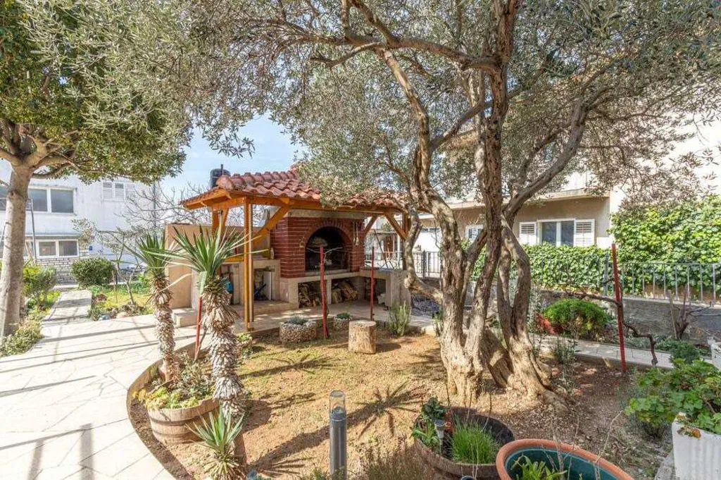 Apartment with Garden Terrace in Šibenik (up to 4)