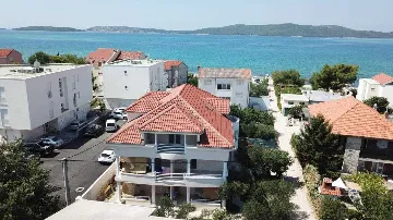 Garden-View Studio Apartment in Šibenik