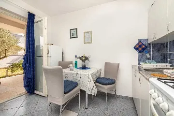 Garden-View Studio Apartment in Šibenik